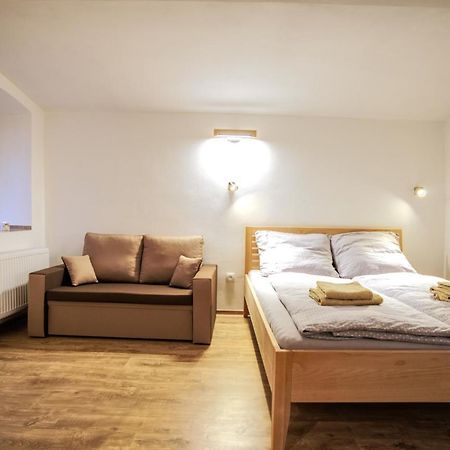 Appartement Apartmanek Mezi Kopci à Jáchymov Extérieur photo