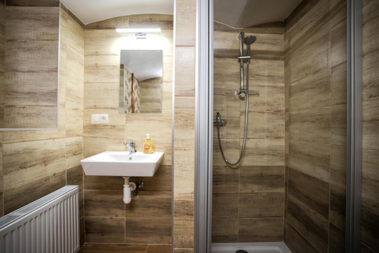 Appartement Apartmanek Mezi Kopci à Jáchymov Extérieur photo